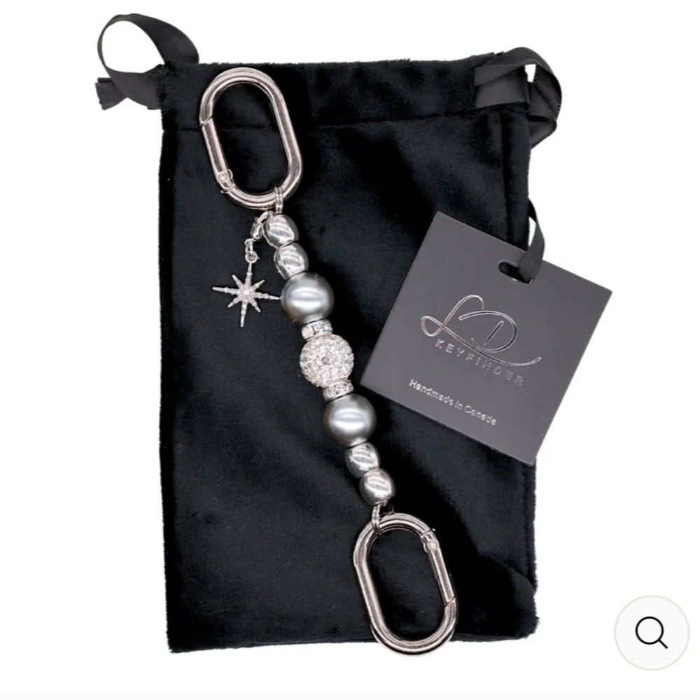 NWT LD Key finder Elegant shining Star Beaded Keychain - Picture 1 of 8